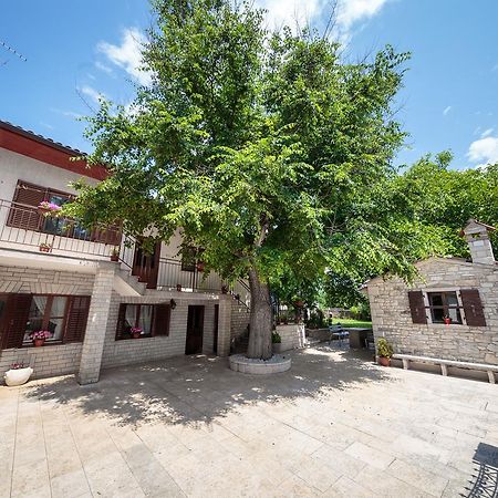 Apartments Mirjana 1655 Kanfanar Exterior foto