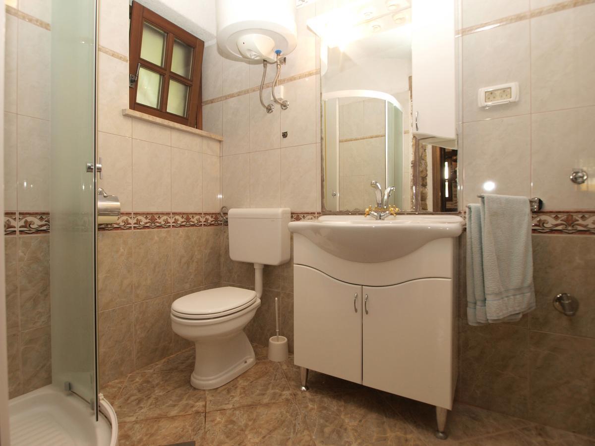 Apartments Mirjana 1655 Kanfanar Exterior foto
